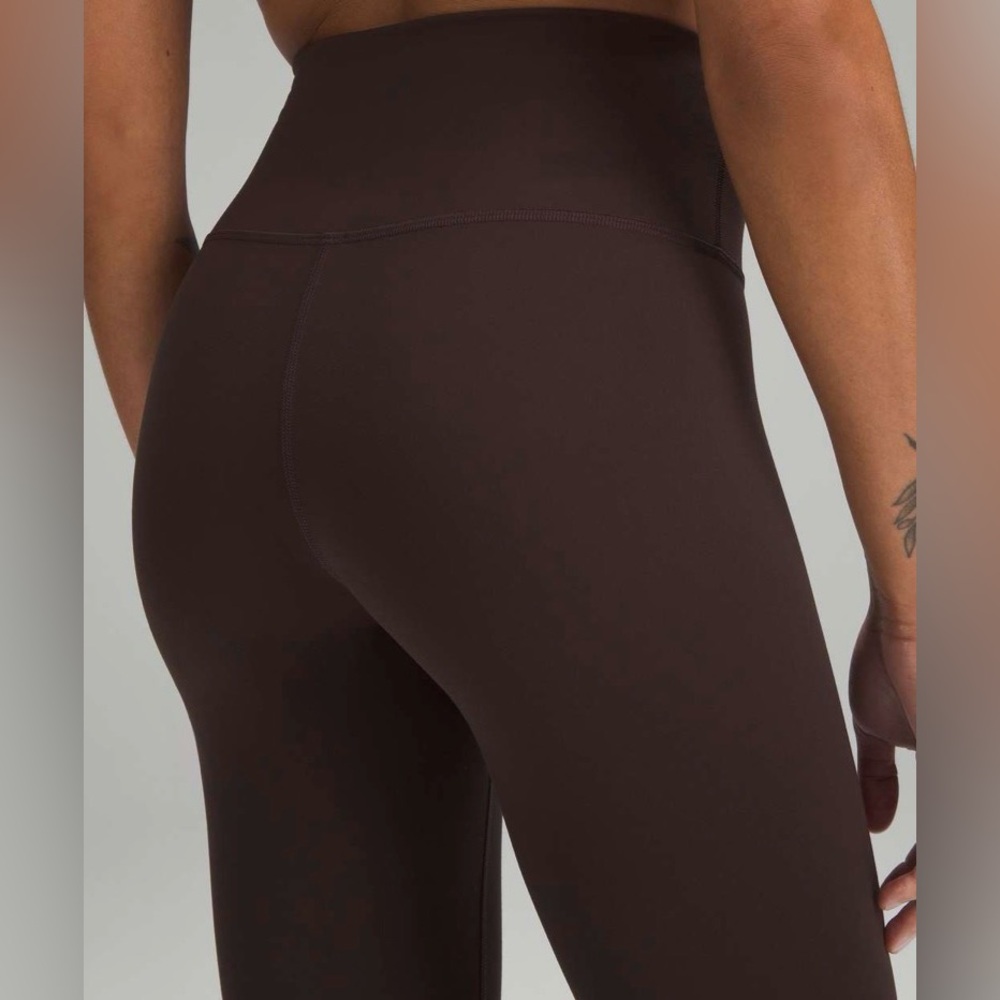 Lululemon Wunder Train High-Rise
Crop 21"
Espresso

- Like New - Picture 3 of 9